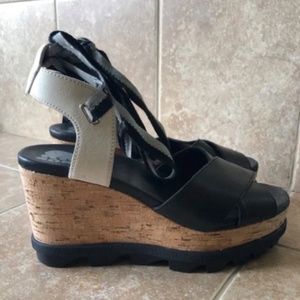 Sorel wedged sandal, size 7. NWOT. Worn once. Still in box.